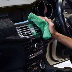 Avtorkning dammsugning fönsterputs